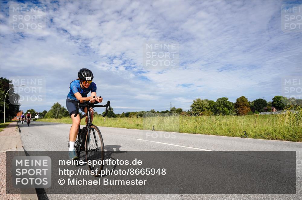 31.08.2025 - Elbe Triathlon Hamburg Michael Burmester http://msf.ph/oto/8665948 31.08.2025 10:22:04 Radfahren 413, 783, 796, 814, 842, 1042, 1081, 1101 meine-sportfotos.de