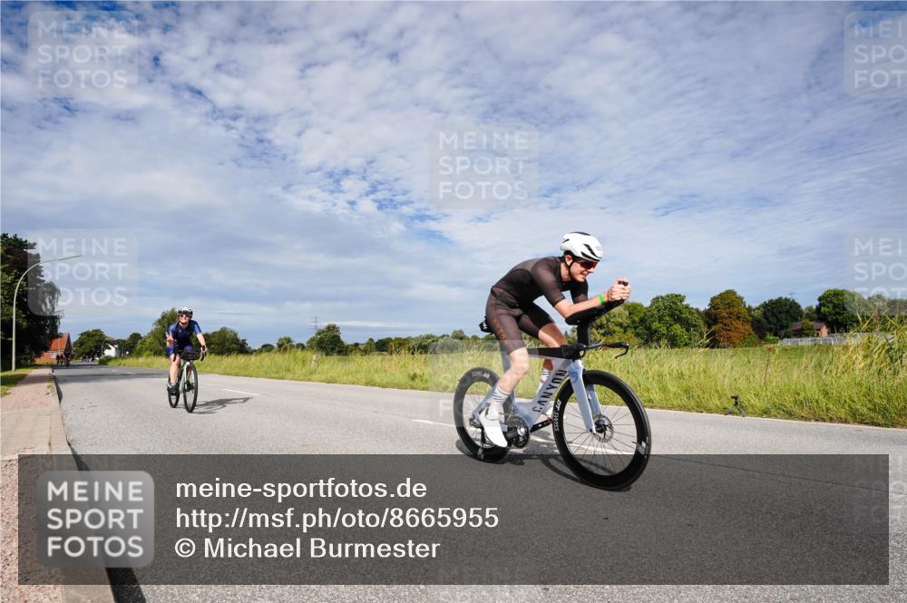 31.08.2025 - Elbe Triathlon Hamburg Michael Burmester http://msf.ph/oto/8665955 31.08.2025 10:22:09 Radfahren 413, 783, 824, 1081 meine-sportfotos.de