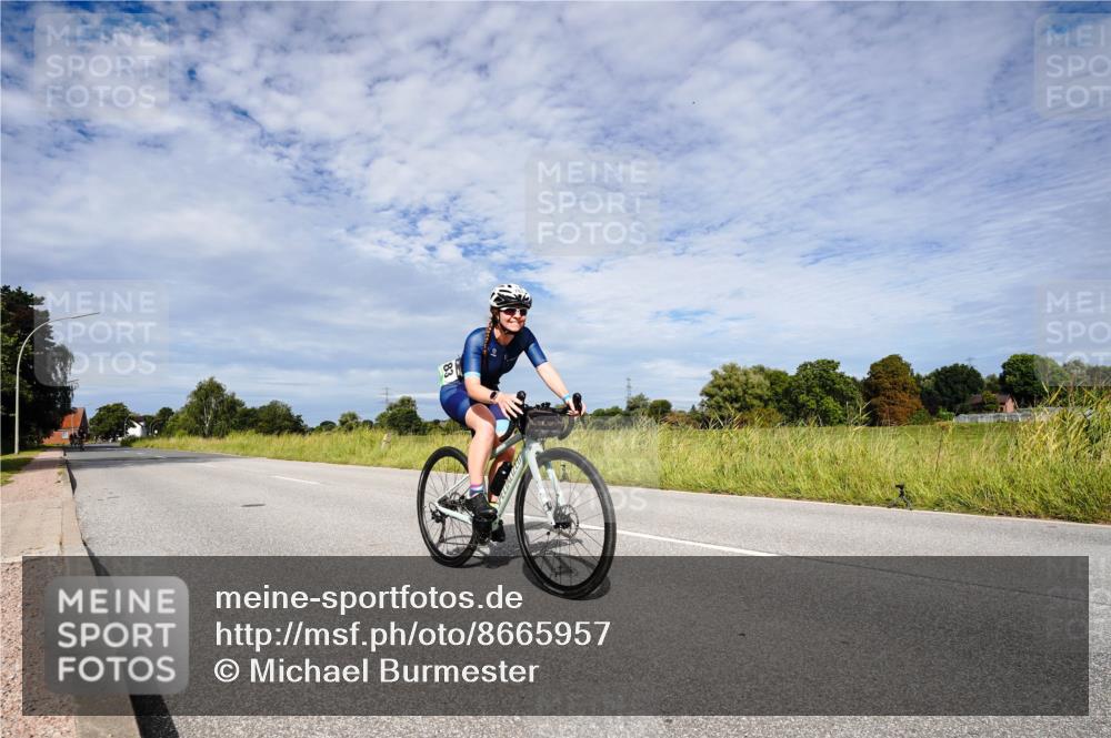 31.08.2025 - Elbe Triathlon Hamburg Michael Burmester http://msf.ph/oto/8665957 31.08.2025 10:22:10 Radfahren 413, 783, 824, 1000, 1081 meine-sportfotos.de