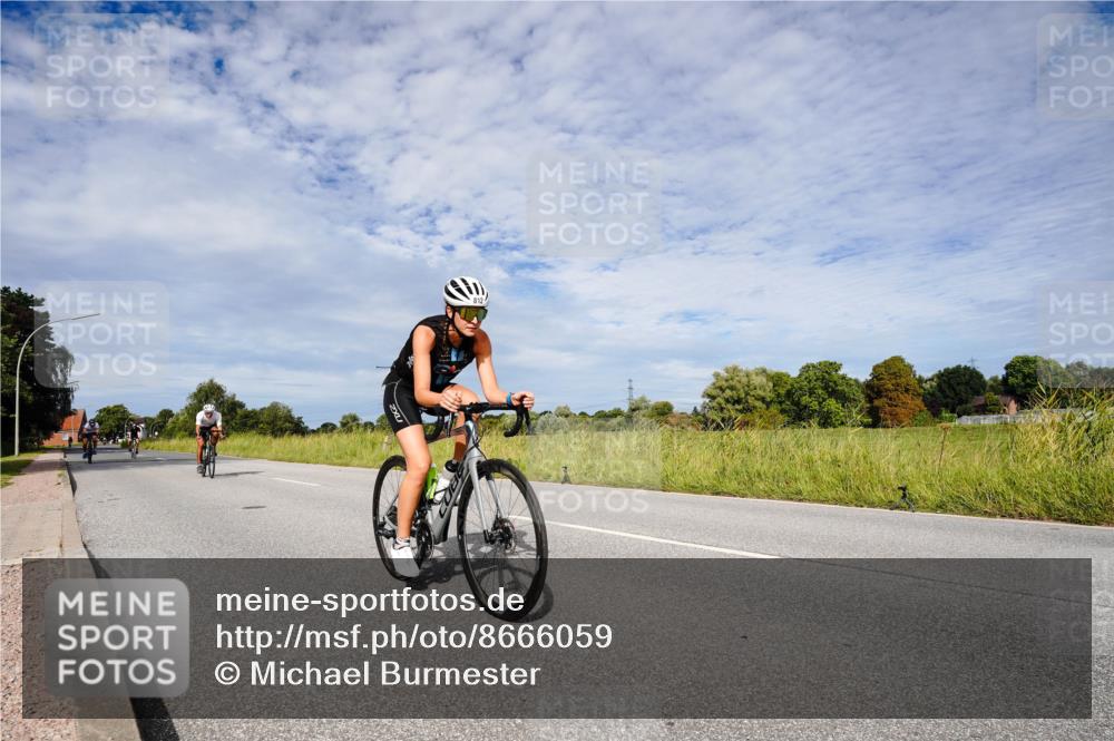 31.08.2025 - Elbe Triathlon Hamburg Michael Burmester http://msf.ph/oto/8666059 31.08.2025 10:23:29 Radfahren 399, 812, 1037, 1088, 1093 meine-sportfotos.de
