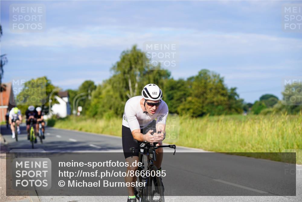 31.08.2025 - Elbe Triathlon Hamburg Michael Burmester http://msf.ph/oto/8666085 31.08.2025 09:34:01 Radfahren 367, 416, 480, 515, 516, 545, 682, 696 meine-sportfotos.de