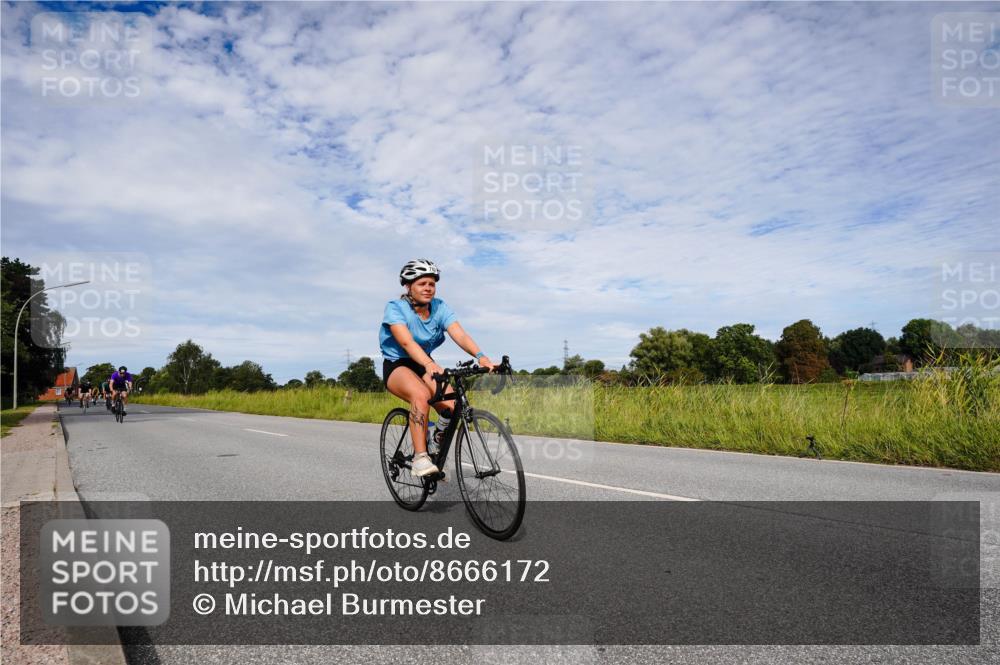 31.08.2025 - Elbe Triathlon Hamburg Michael Burmester http://msf.ph/oto/8666172 31.08.2025 10:25:09 Radfahren 782, 929, 958, 1003, 1039, 1096 meine-sportfotos.de