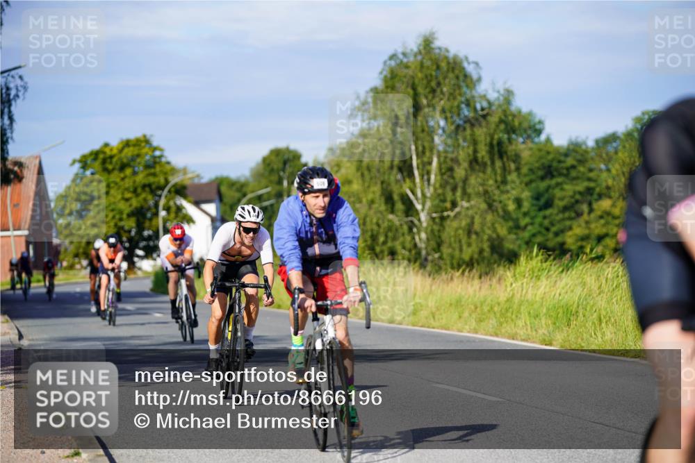 31.08.2025 - Elbe Triathlon Hamburg Michael Burmester http://msf.ph/oto/8666196 31.08.2025 09:34:55 Radfahren 264, 375, 422, 440, 537, 568, 606, 727 meine-sportfotos.de