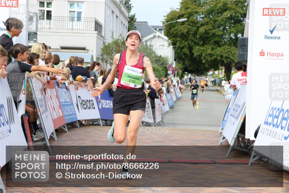 31.08.2025 - 21. Blankeneser Heldenlauf Strokosch-Dieckow http://msf.ph/oto/8666226 31.08.2025 10:58:41 Ziel 3064, 3651, 3705, 3457 meine-sportfotos.de
