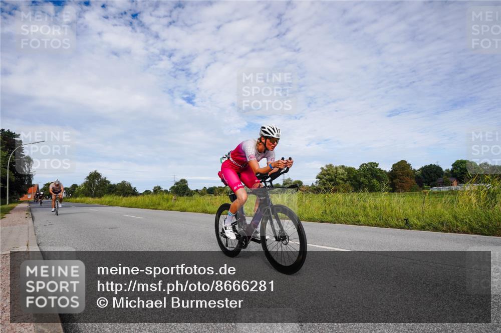 31.08.2025 - Elbe Triathlon Hamburg Michael Burmester http://msf.ph/oto/8666281 31.08.2025 10:27:14 Radfahren 882, 1013, 1027, 1105, 1129 meine-sportfotos.de