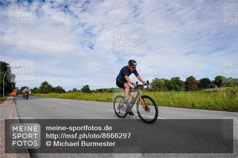 31.08.2025 - Elbe Triathlon Hamburg Michael Burmester http://msf.ph/oto/8666297 31.08.2025 10:27:39 Radfahren 797, 941, 1038, 1059 meine-sportfotos.de