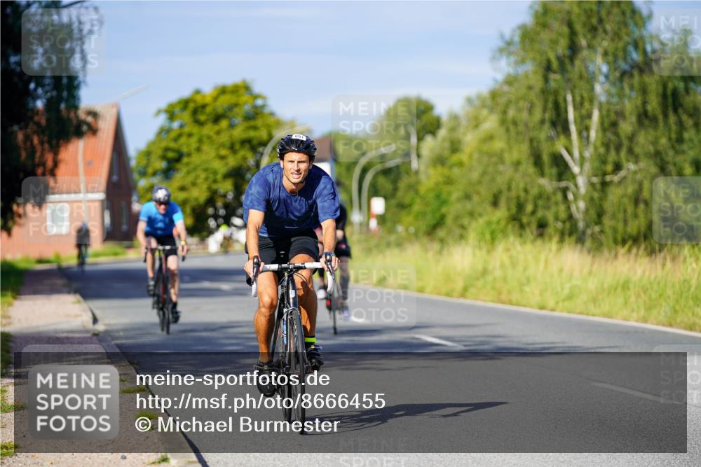 31.08.2025 - Elbe Triathlon Hamburg Michael Burmester http://msf.ph/oto/8666455 31.08.2025 09:36:44 Radfahren 429, 651, 703 meine-sportfotos.de