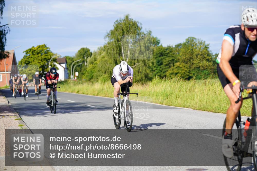 31.08.2025 - Elbe Triathlon Hamburg Michael Burmester http://msf.ph/oto/8666498 31.08.2025 09:37:07 Radfahren 254, 309, 436, 470, 626, 677, 695, 747 meine-sportfotos.de
