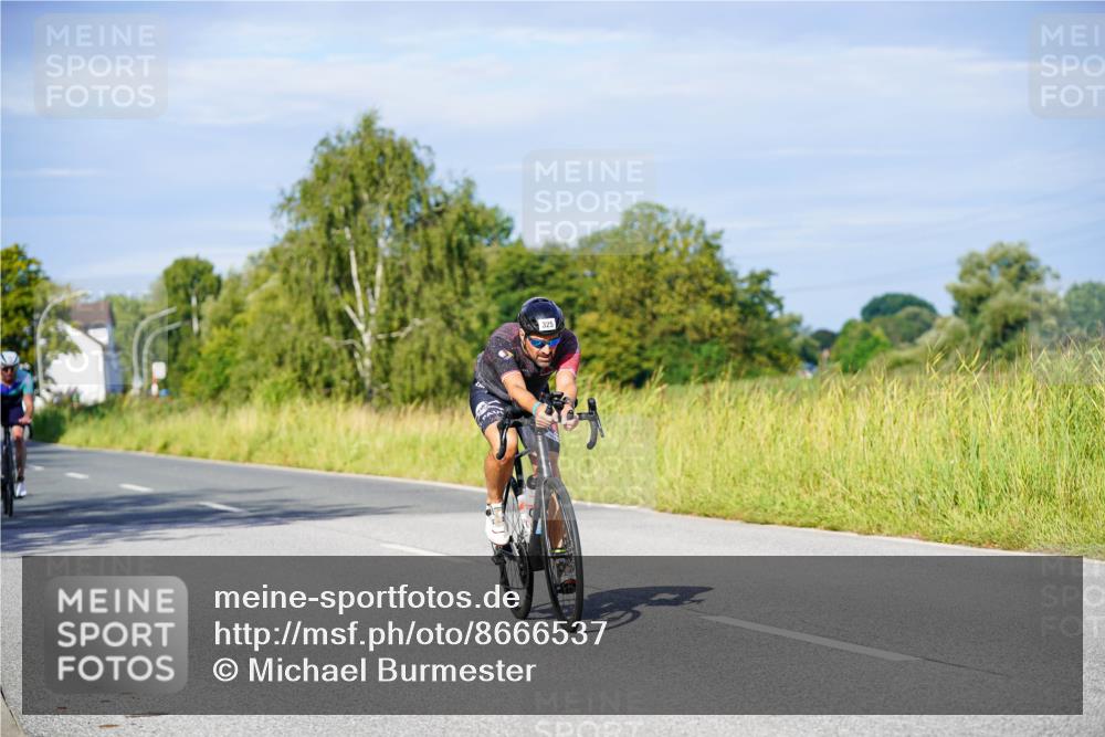 31.08.2025 - Elbe Triathlon Hamburg Michael Burmester http://msf.ph/oto/8666537 31.08.2025 09:37:15 Radfahren 254, 325, 557, 626, 638, 677 meine-sportfotos.de