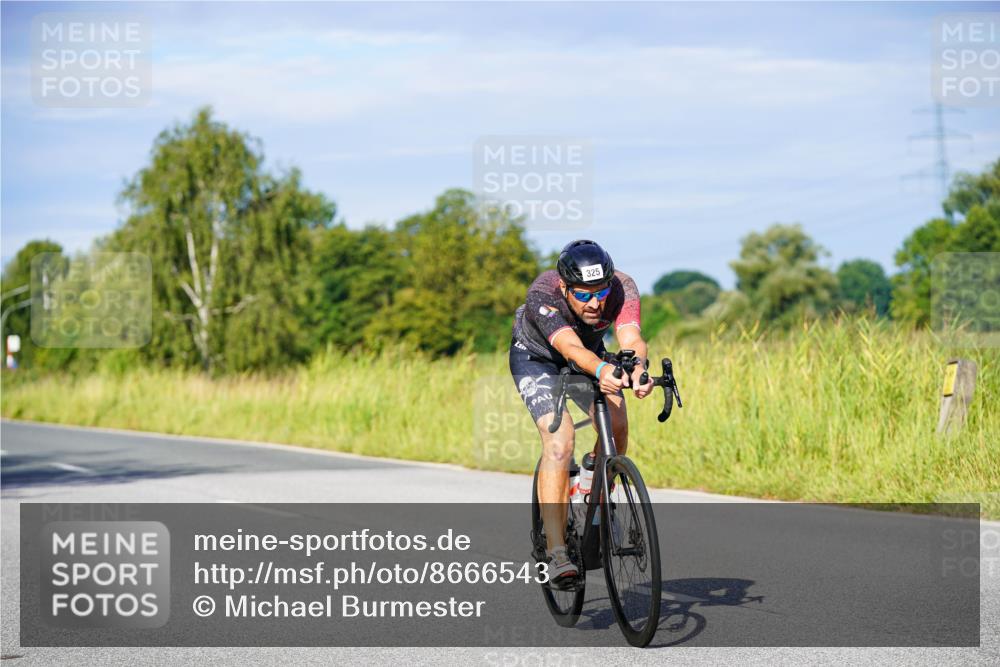 31.08.2025 - Elbe Triathlon Hamburg Michael Burmester http://msf.ph/oto/8666543 31.08.2025 09:37:16 Radfahren 254, 325, 557, 638, 918 meine-sportfotos.de