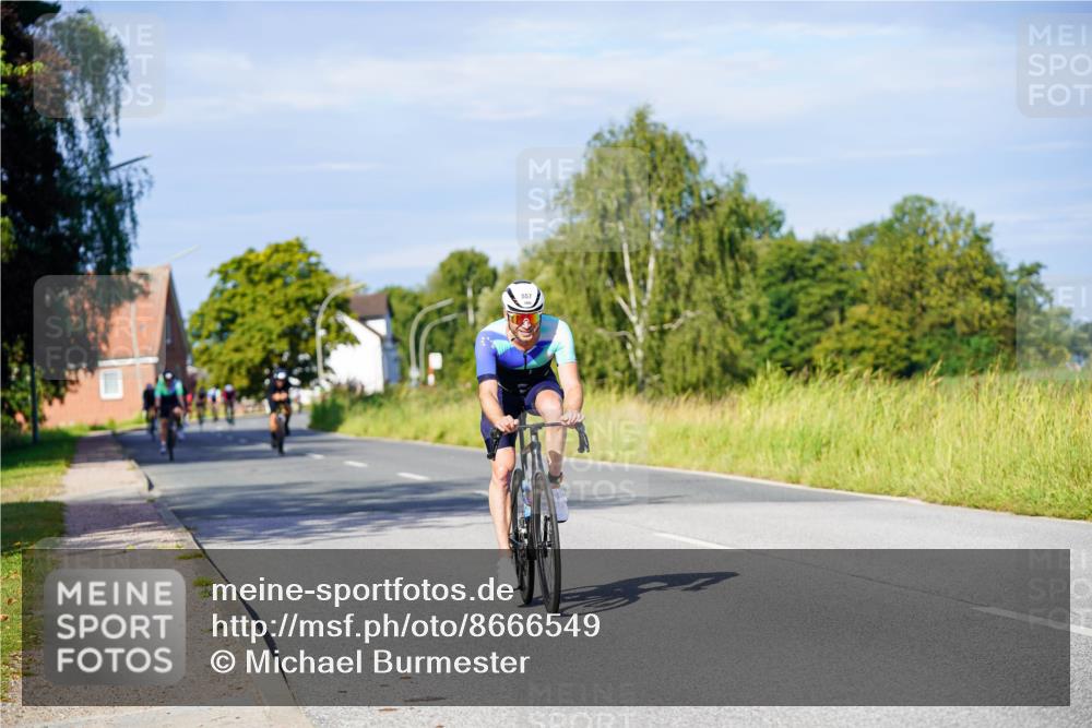 31.08.2025 - Elbe Triathlon Hamburg Michael Burmester http://msf.ph/oto/8666549 31.08.2025 09:37:17 Radfahren 254, 325, 474, 557, 638, 918 meine-sportfotos.de