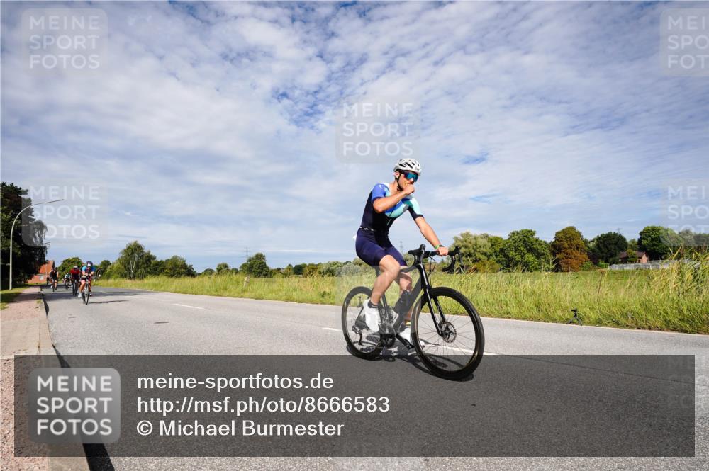 31.08.2025 - Elbe Triathlon Hamburg Michael Burmester http://msf.ph/oto/8666583 31.08.2025 10:33:26 Radfahren 826, 838, 850, 859, 908, 944, 1119, 1177, 1235, 1241 meine-sportfotos.de