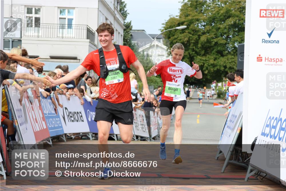 31.08.2025 - 21. Blankeneser Heldenlauf Strokosch-Dieckow http://msf.ph/oto/8666676 31.08.2025 10:58:08 Ziel 3389, 3514, 3425, 3387 meine-sportfotos.de