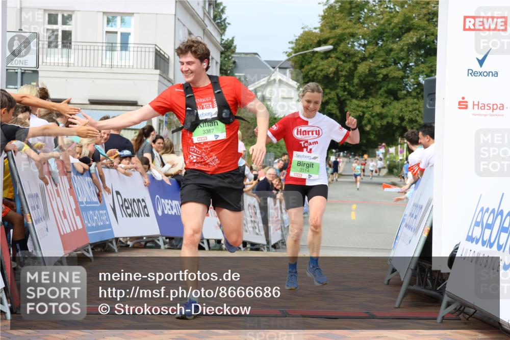 31.08.2025 - 21. Blankeneser Heldenlauf Strokosch-Dieckow http://msf.ph/oto/8666686 31.08.2025 10:58:08 Ziel 3389, 3514, 3425, 3387 meine-sportfotos.de