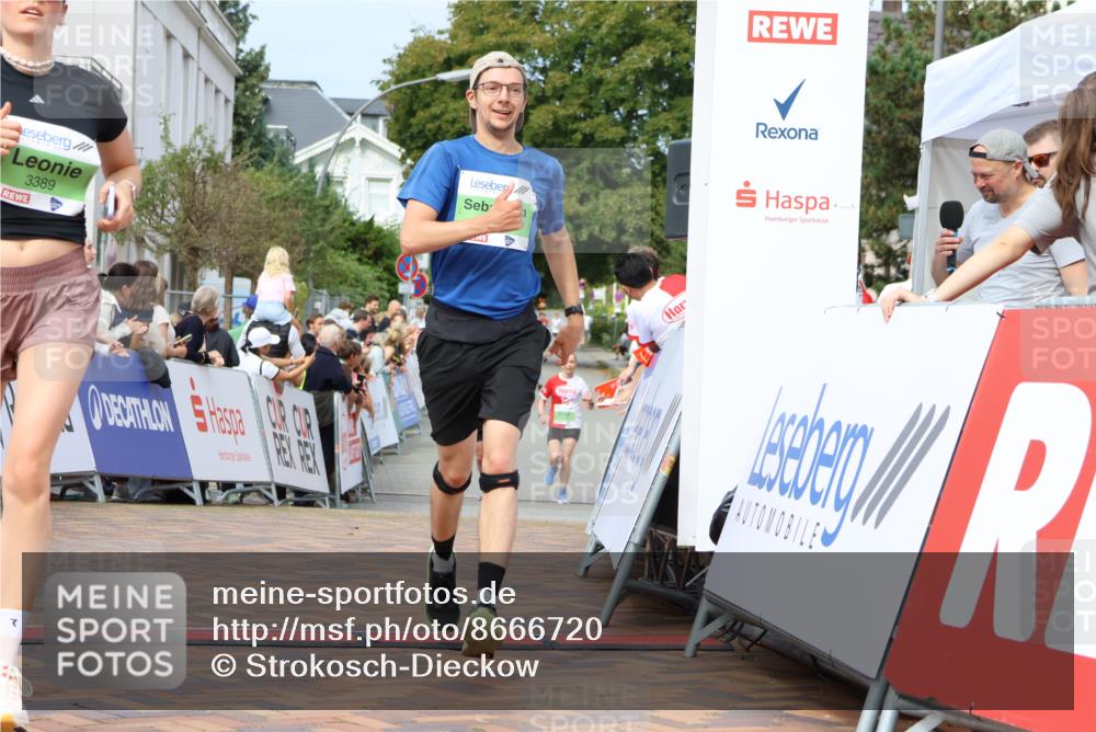 31.08.2025 - 21. Blankeneser Heldenlauf Strokosch-Dieckow http://msf.ph/oto/8666720 31.08.2025 10:58:03 Ziel 3389, 3460, 3425, 3387 meine-sportfotos.de