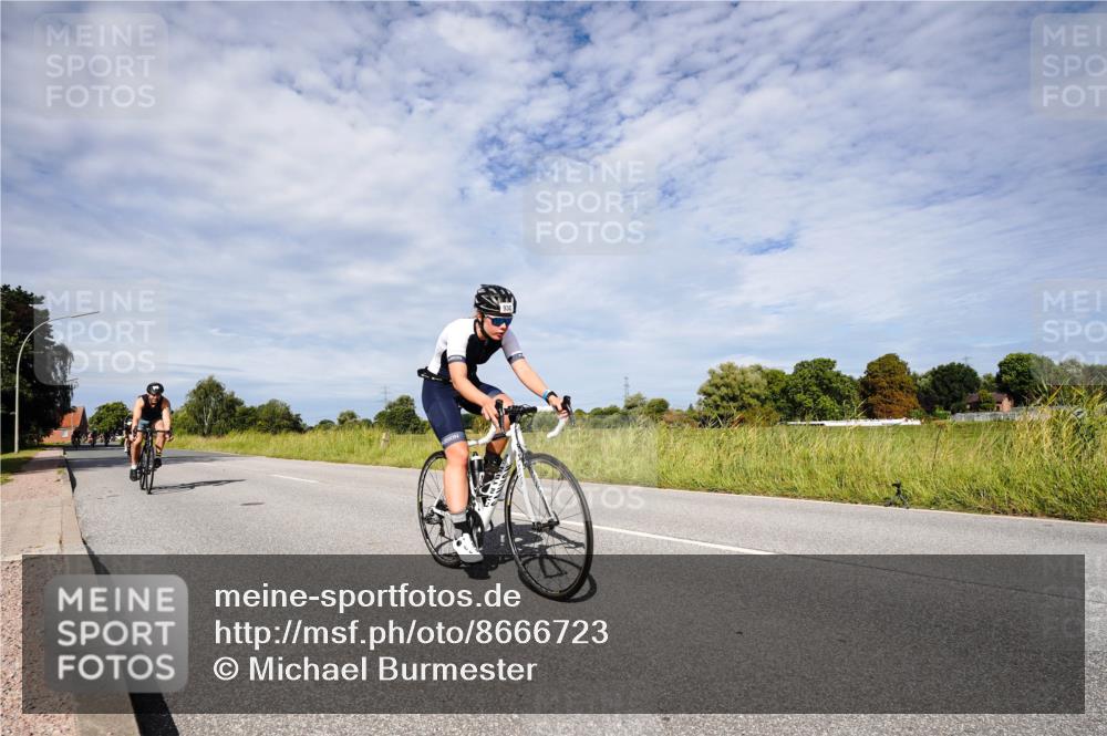 31.08.2025 - Elbe Triathlon Hamburg Michael Burmester http://msf.ph/oto/8666723 31.08.2025 10:35:52 Radfahren 921, 923, 930, 1005, 1064, 1125, 1186, 1237 meine-sportfotos.de