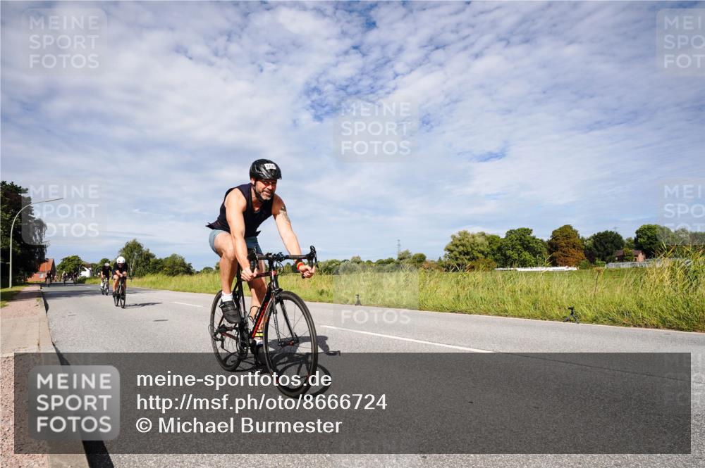 31.08.2025 - Elbe Triathlon Hamburg Michael Burmester http://msf.ph/oto/8666724 31.08.2025 10:35:53 Radfahren 911, 921, 923, 930, 1005, 1064, 1125, 1186, 1229, 1237 meine-sportfotos.de