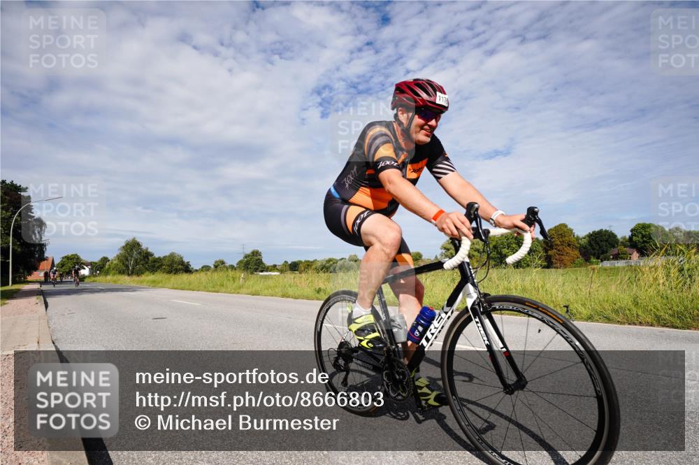 31.08.2025 - Elbe Triathlon Hamburg Michael Burmester http://msf.ph/oto/8666803 31.08.2025 10:36:55 Radfahren 810, 892, 939, 953, 963, 983, 1056, 1085, 1178, 1194 meine-sportfotos.de