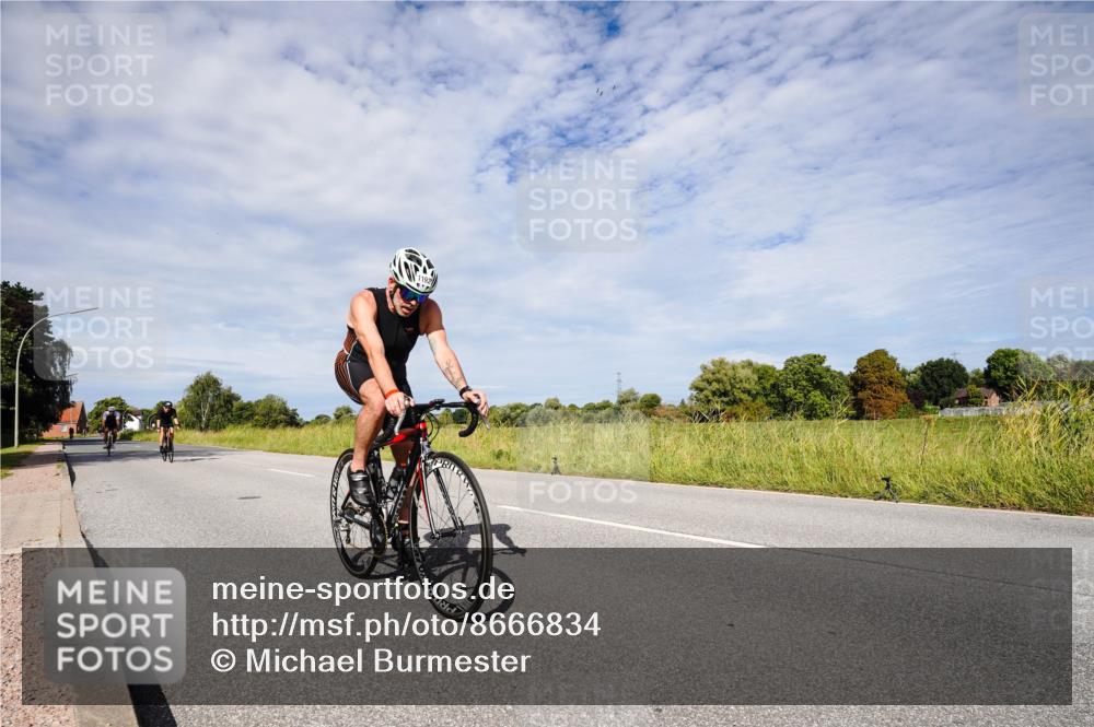 31.08.2025 - Elbe Triathlon Hamburg Michael Burmester http://msf.ph/oto/8666834 31.08.2025 10:37:16 Radfahren 822, 880, 931, 984, 1052, 1086, 1192 meine-sportfotos.de
