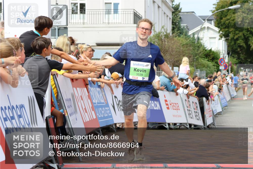 31.08.2025 - 21. Blankeneser Heldenlauf Strokosch-Dieckow http://msf.ph/oto/8666964 31.08.2025 10:57:51 Ziel 3559, 3421, 3460, 3539 meine-sportfotos.de