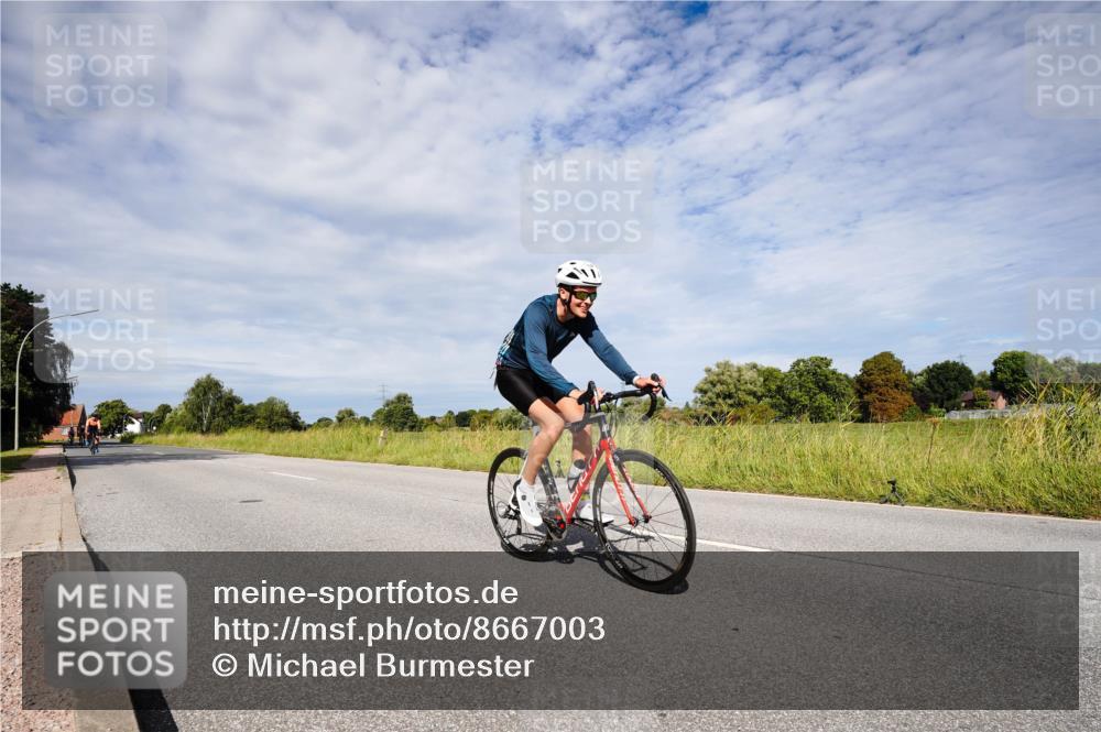 31.08.2025 - Elbe Triathlon Hamburg Michael Burmester http://msf.ph/oto/8667003 31.08.2025 10:40:00 Radfahren 962, 1095, 1158, 1286 meine-sportfotos.de