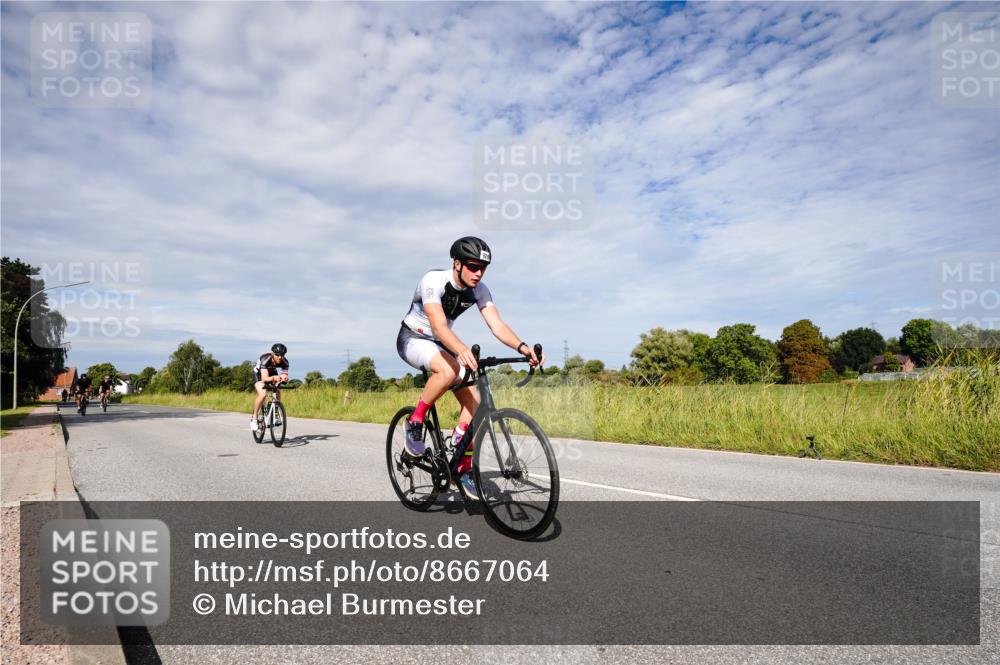 31.08.2025 - Elbe Triathlon Hamburg Michael Burmester http://msf.ph/oto/8667064 31.08.2025 10:41:31 Radfahren 926, 955, 1035, 1062, 1096, 1148 meine-sportfotos.de
