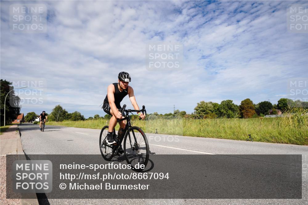 31.08.2025 - Elbe Triathlon Hamburg Michael Burmester http://msf.ph/oto/8667094 31.08.2025 10:41:59 Radfahren 935, 943, 1312 meine-sportfotos.de
