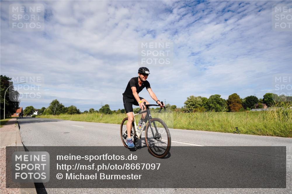 31.08.2025 - Elbe Triathlon Hamburg Michael Burmester http://msf.ph/oto/8667097 31.08.2025 10:42:01 Radfahren 935, 943, 987, 1312 meine-sportfotos.de