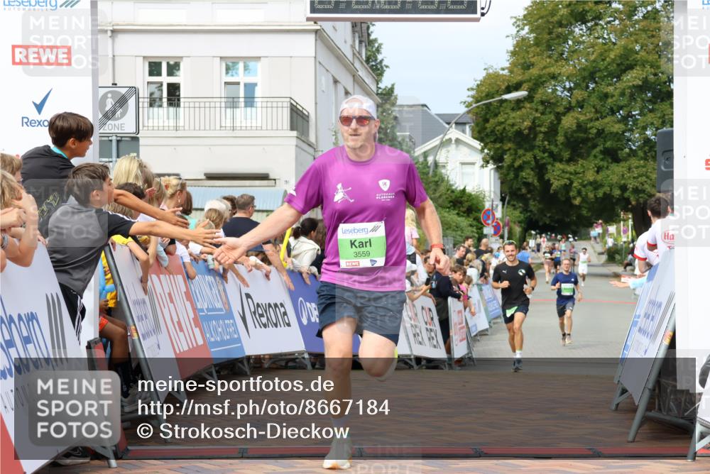 31.08.2025 - 21. Blankeneser Heldenlauf Strokosch-Dieckow http://msf.ph/oto/8667184 31.08.2025 10:57:44 Ziel 3559, 3421, 3045 meine-sportfotos.de