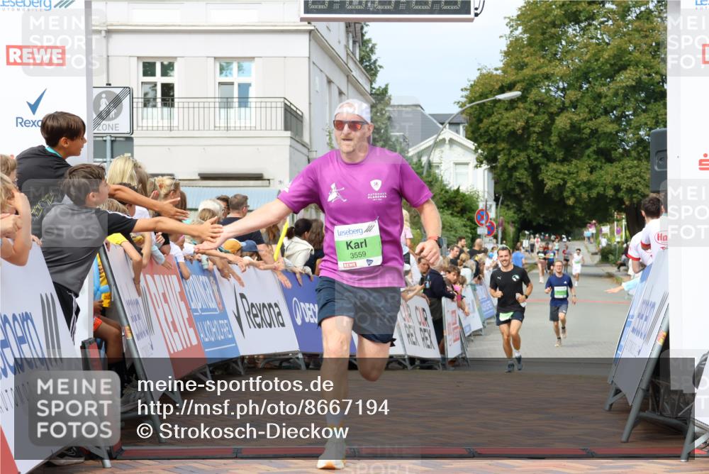 31.08.2025 - 21. Blankeneser Heldenlauf Strokosch-Dieckow http://msf.ph/oto/8667194 31.08.2025 10:57:44 Ziel 3559, 3421, 3045 meine-sportfotos.de