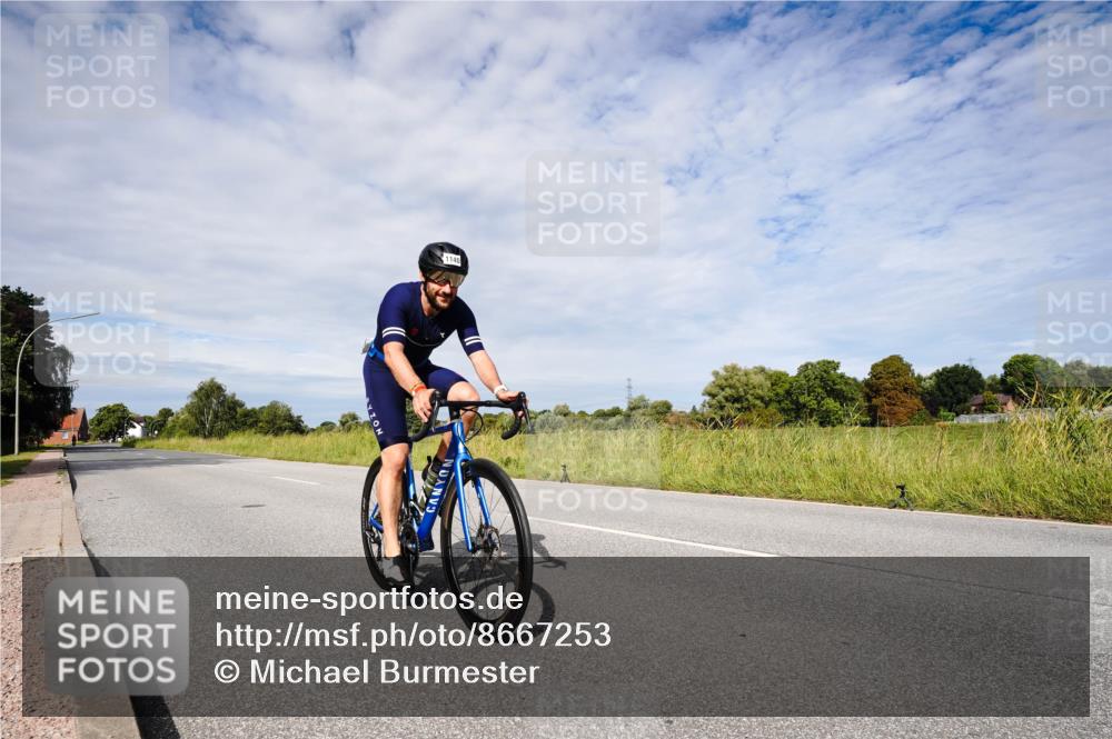 31.08.2025 - Elbe Triathlon Hamburg Michael Burmester http://msf.ph/oto/8667253 31.08.2025 10:45:02 Radfahren 1140, 1209 meine-sportfotos.de