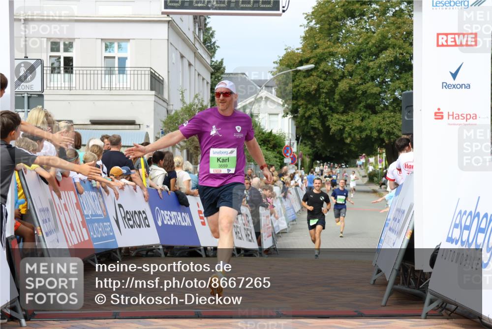 31.08.2025 - 21. Blankeneser Heldenlauf Strokosch-Dieckow http://msf.ph/oto/8667265 31.08.2025 10:57:43 Ziel 3559, 3045, 3012 meine-sportfotos.de