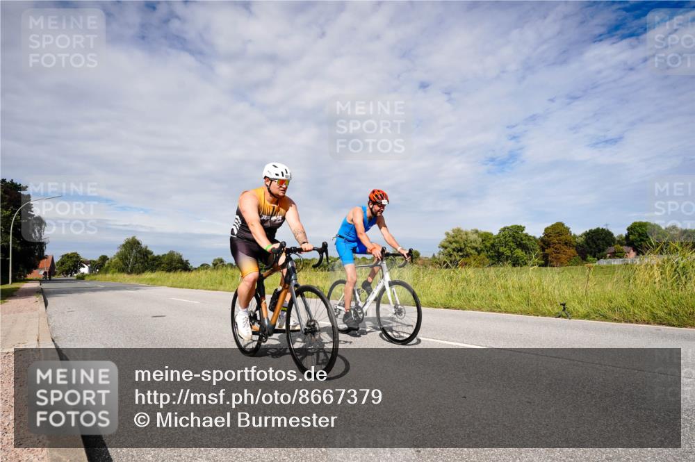 31.08.2025 - Elbe Triathlon Hamburg Michael Burmester http://msf.ph/oto/8667379 31.08.2025 10:47:46 Radfahren 1011, 1174, 1185 meine-sportfotos.de