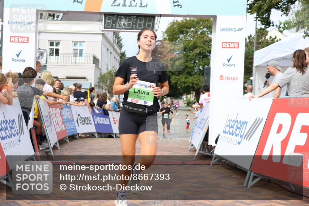 31.08.2025 - 21. Blankeneser Heldenlauf Strokosch-Dieckow http://msf.ph/oto/8667393 31.08.2025 10:57:31 Ziel 3212, 3499, 3503, 3012 meine-sportfotos.de