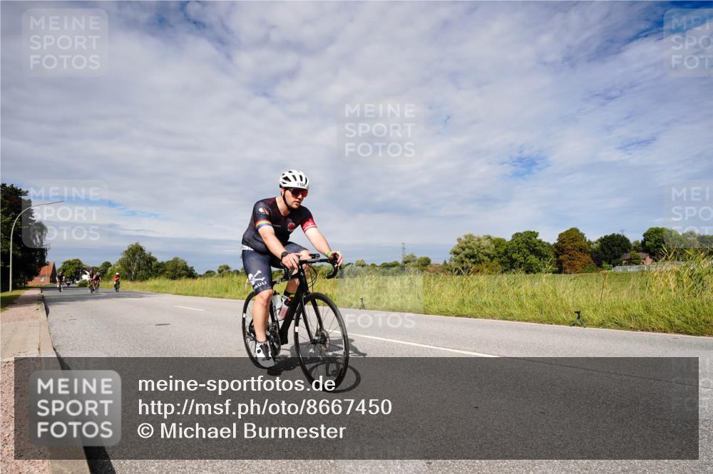 31.08.2025 - Elbe Triathlon Hamburg Michael Burmester http://msf.ph/oto/8667450 31.08.2025 10:49:15 Radfahren 1104, 1190, 1308, 1424, 1496 meine-sportfotos.de