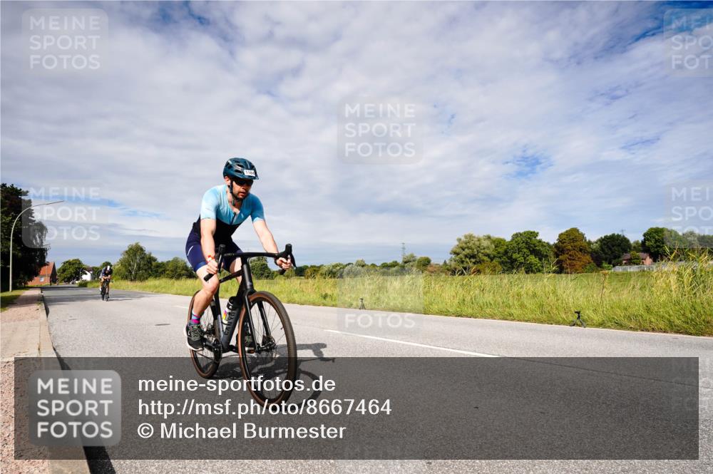 31.08.2025 - Elbe Triathlon Hamburg Michael Burmester http://msf.ph/oto/8667464 31.08.2025 10:49:36 Radfahren 1184, 1304 meine-sportfotos.de