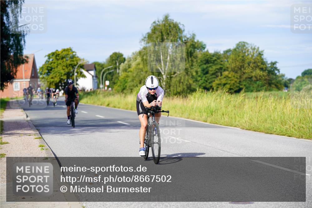 31.08.2025 - Elbe Triathlon Hamburg Michael Burmester http://msf.ph/oto/8667502 31.08.2025 09:42:40 Radfahren 247, 361, 615, 811, 884 meine-sportfotos.de