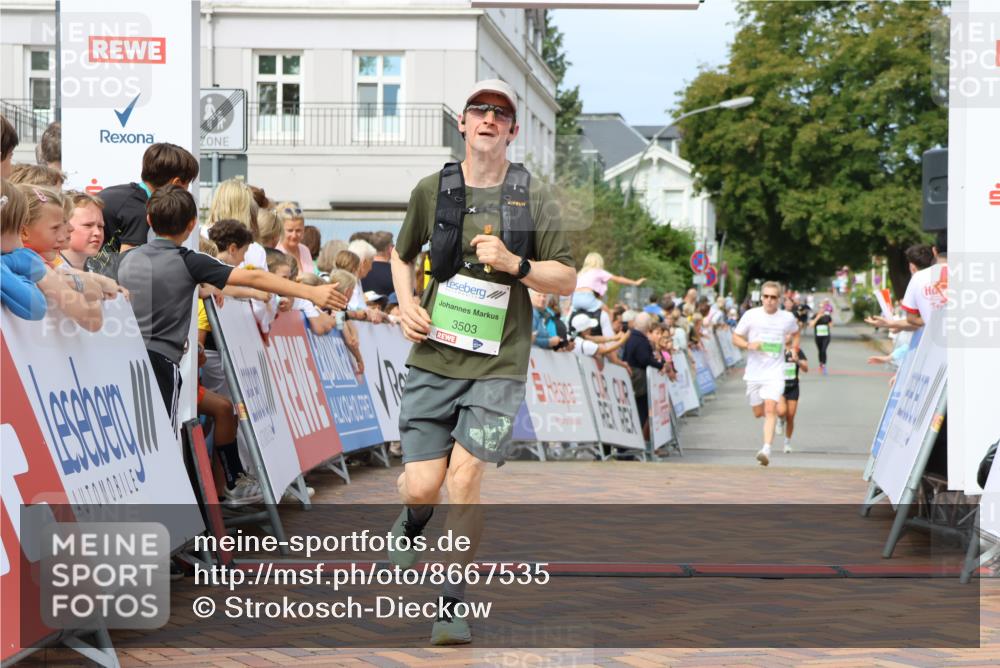 31.08.2025 - 21. Blankeneser Heldenlauf Strokosch-Dieckow http://msf.ph/oto/8667535 31.08.2025 10:57:24 Ziel 3499, 3503 meine-sportfotos.de