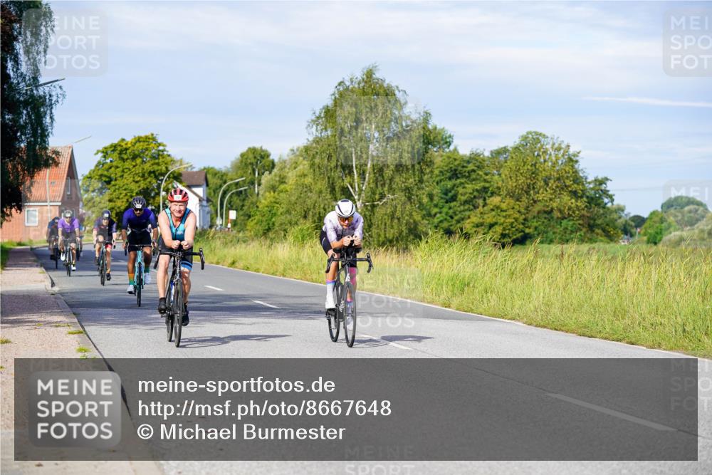 31.08.2025 - Elbe Triathlon Hamburg Michael Burmester http://msf.ph/oto/8667648 31.08.2025 09:43:30 Radfahren 282, 383, 461, 519, 567, 680, 888 meine-sportfotos.de