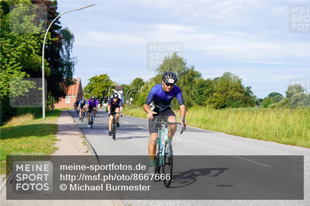 31.08.2025 - Elbe Triathlon Hamburg Michael Burmester http://msf.ph/oto/8667666 31.08.2025 09:43:32 Radfahren 282, 337, 383, 461, 519, 567, 888 meine-sportfotos.de