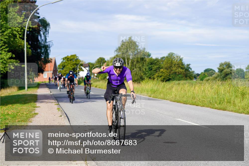 31.08.2025 - Elbe Triathlon Hamburg Michael Burmester http://msf.ph/oto/8667683 31.08.2025 09:43:35 Radfahren 282, 337, 461, 519, 866, 888, 913 meine-sportfotos.de