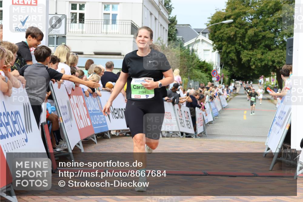31.08.2025 - 21. Blankeneser Heldenlauf Strokosch-Dieckow http://msf.ph/oto/8667684 31.08.2025 10:57:13 Ziel 2167, 3502, 3194 meine-sportfotos.de