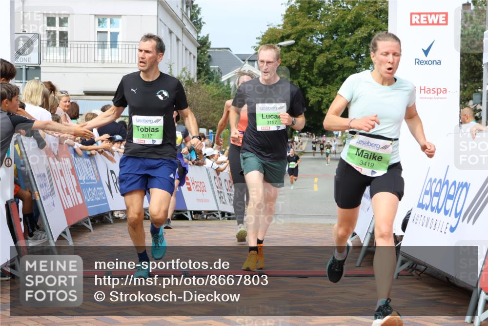 31.08.2025 - 21. Blankeneser Heldenlauf Strokosch-Dieckow http://msf.ph/oto/8667803 31.08.2025 10:57:04 Ziel 2167, 3502, 3419, 3385, 3117, 3157 meine-sportfotos.de