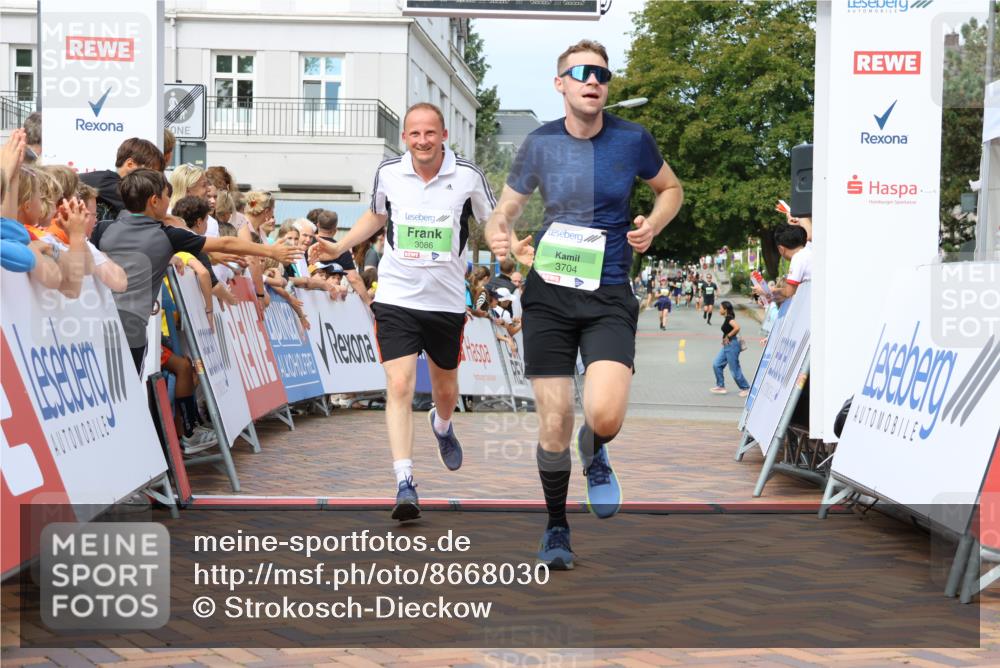 31.08.2025 - 21. Blankeneser Heldenlauf Strokosch-Dieckow http://msf.ph/oto/8668030 31.08.2025 10:56:43 Ziel 3399, 3704, 3394, 3086 meine-sportfotos.de