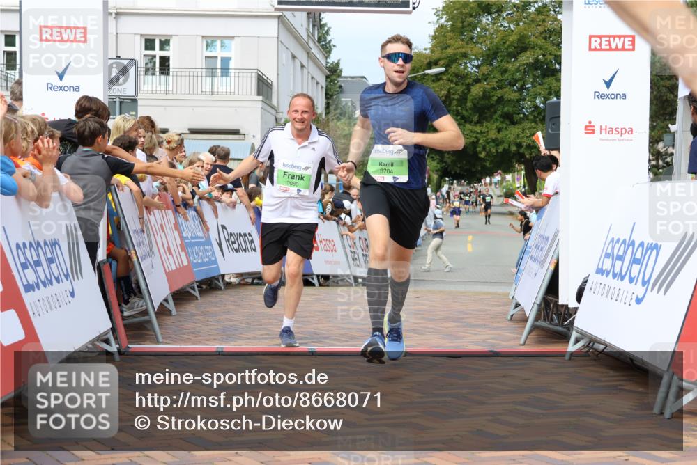 31.08.2025 - 21. Blankeneser Heldenlauf Strokosch-Dieckow http://msf.ph/oto/8668071 31.08.2025 10:56:42 Ziel 3399, 3704, 3394, 3086 meine-sportfotos.de
