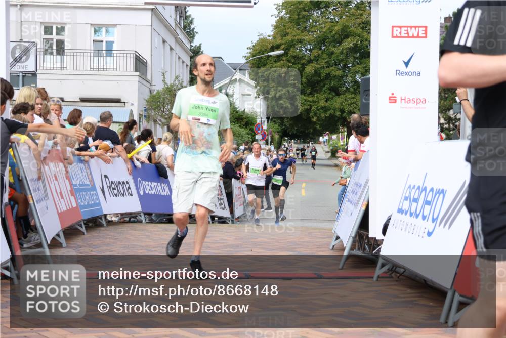 31.08.2025 - 21. Blankeneser Heldenlauf Strokosch-Dieckow http://msf.ph/oto/8668148 31.08.2025 10:56:38 Ziel 3378, 3399, 3704, 3394, 3086 meine-sportfotos.de