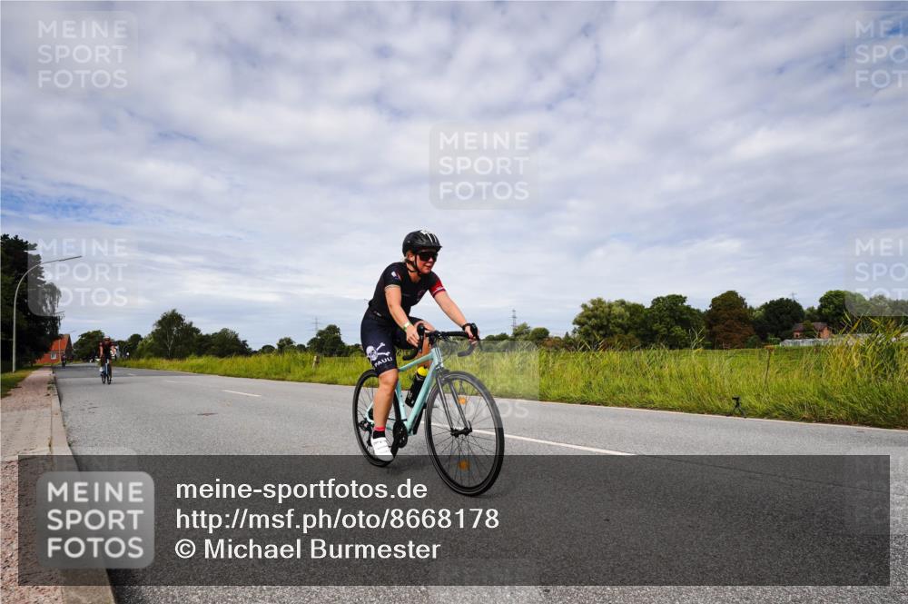 31.08.2025 - Elbe Triathlon Hamburg Michael Burmester http://msf.ph/oto/8668178 31.08.2025 11:05:26 Radfahren 1532, 1581 meine-sportfotos.de