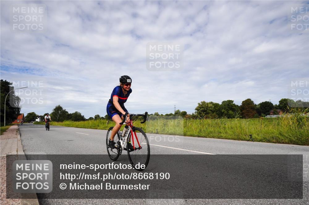31.08.2025 - Elbe Triathlon Hamburg Michael Burmester http://msf.ph/oto/8668190 31.08.2025 11:06:03 Radfahren 1531, 1577 meine-sportfotos.de