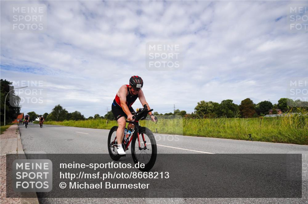 31.08.2025 - Elbe Triathlon Hamburg Michael Burmester http://msf.ph/oto/8668213 31.08.2025 11:06:47 Radfahren 1324, 1328, 1384, 1578 meine-sportfotos.de