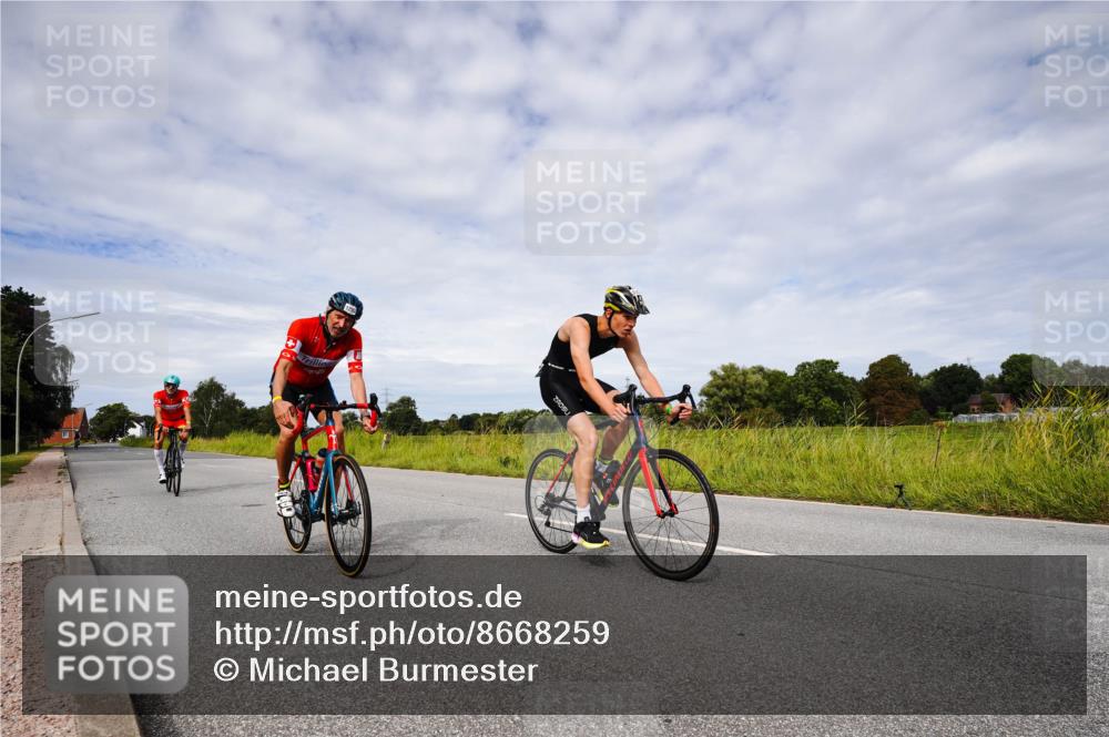 31.08.2025 - Elbe Triathlon Hamburg Michael Burmester http://msf.ph/oto/8668259 31.08.2025 11:07:49 Radfahren 1293, 1419, 1501, 1593 meine-sportfotos.de